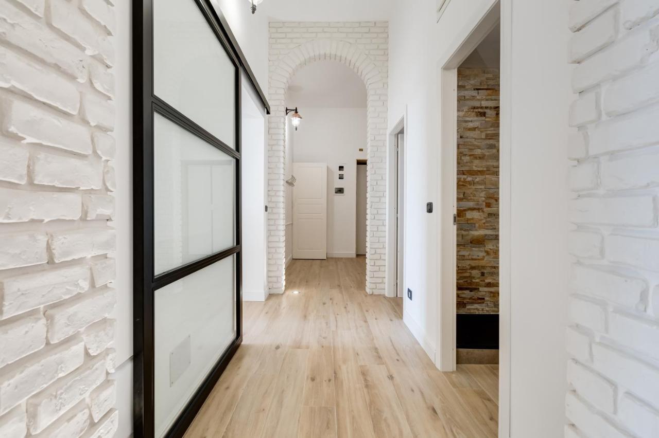Bmga L Glam Industrial 3-Bed Apartment In Termini Rome Extérieur photo
