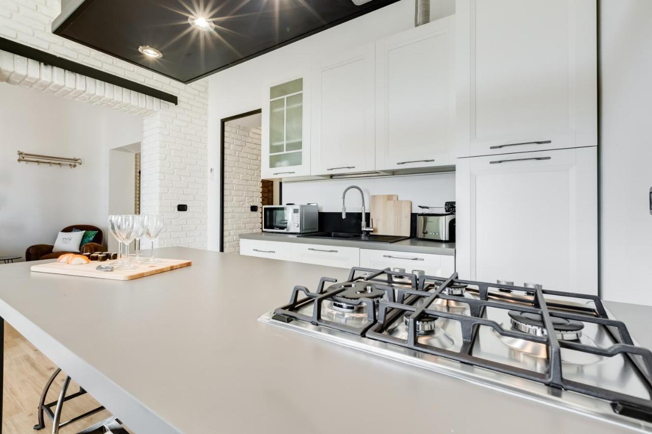 Bmga L Glam Industrial 3-Bed Apartment In Termini Rome Extérieur photo