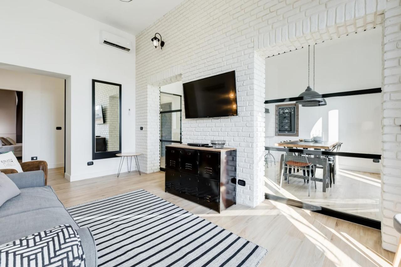 Bmga L Glam Industrial 3-Bed Apartment In Termini Rome Extérieur photo