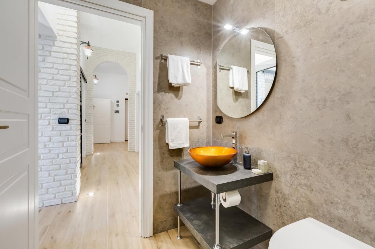 Bmga L Glam Industrial 3-Bed Apartment In Termini Rome Extérieur photo