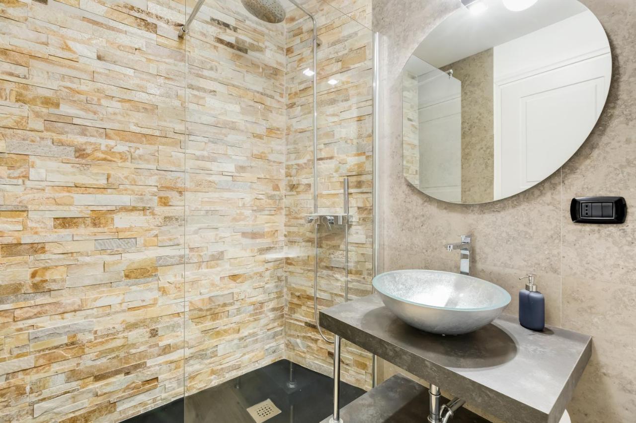 Bmga L Glam Industrial 3-Bed Apartment In Termini Rome Extérieur photo